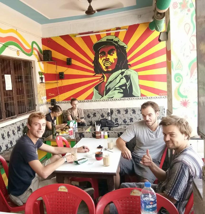 Backpacker Panda Friends - Agra Hostel อัครา ภายนอก รูปภาพ