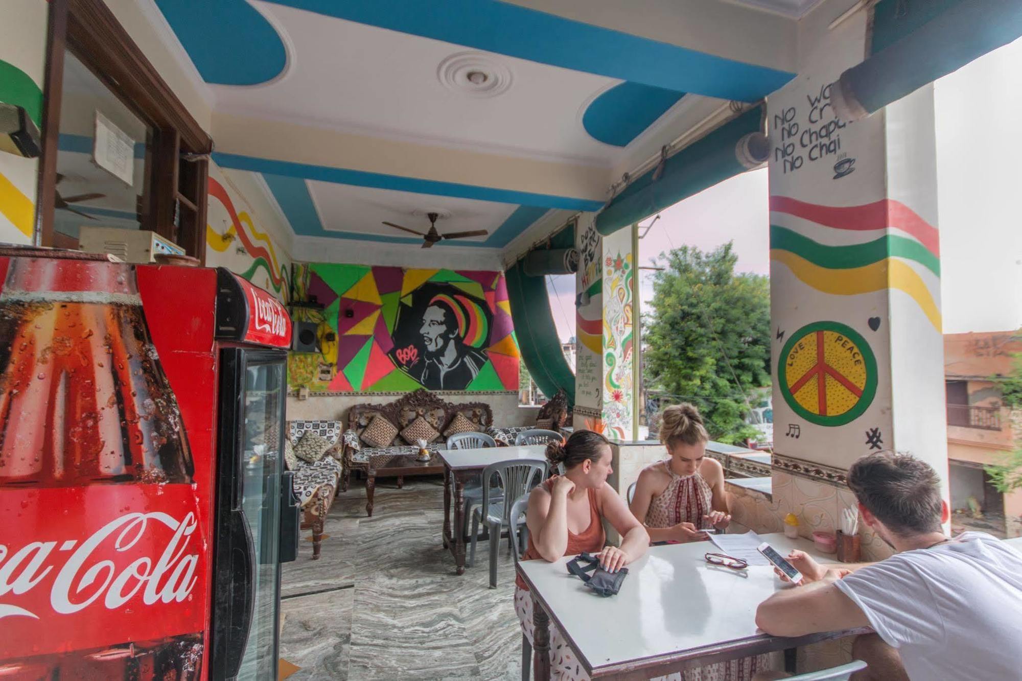 Backpacker Panda Friends - Agra Hostel อัครา ภายนอก รูปภาพ
