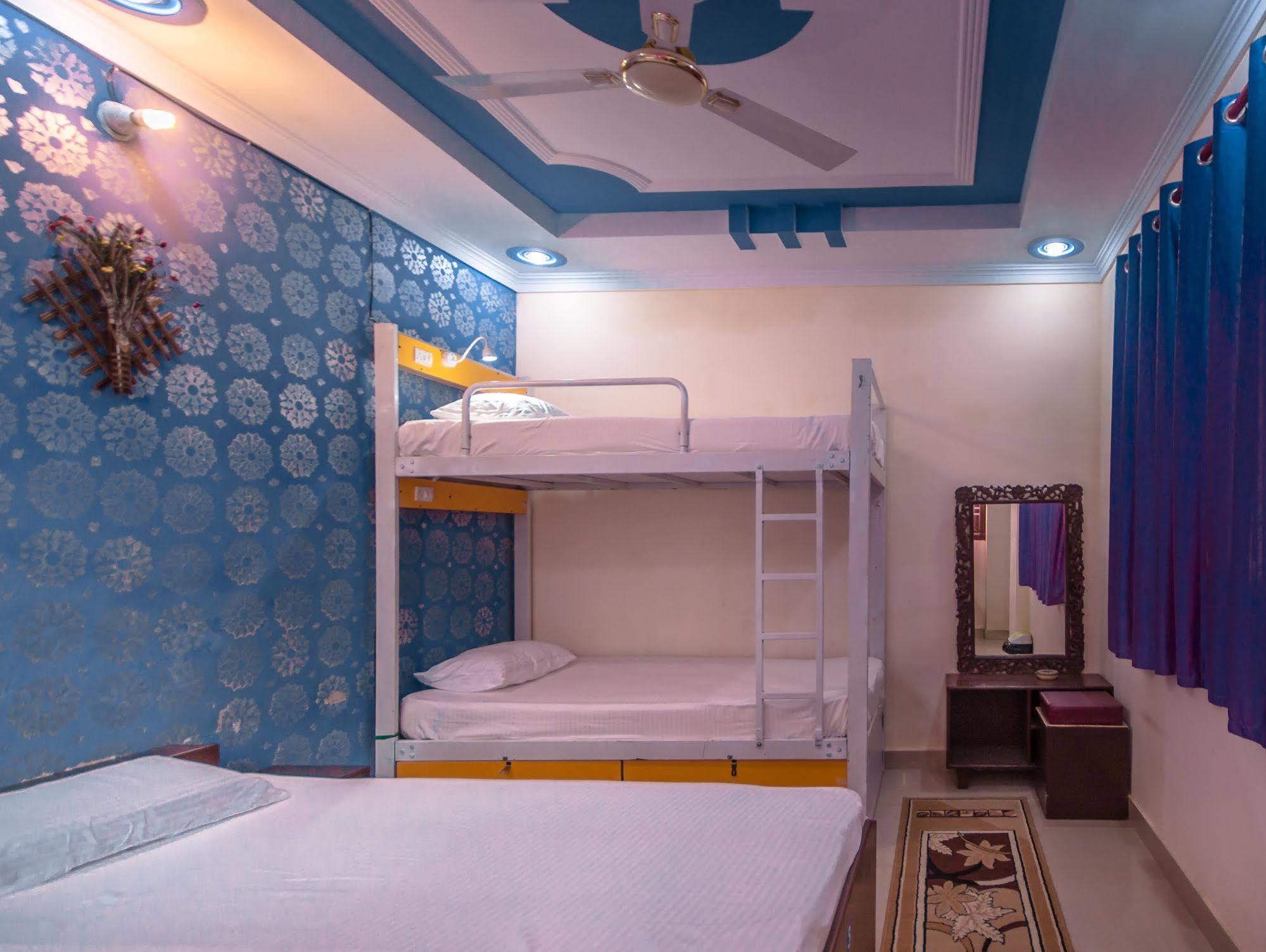 Backpacker Panda Friends - Agra Hostel อัครา ภายนอก รูปภาพ
