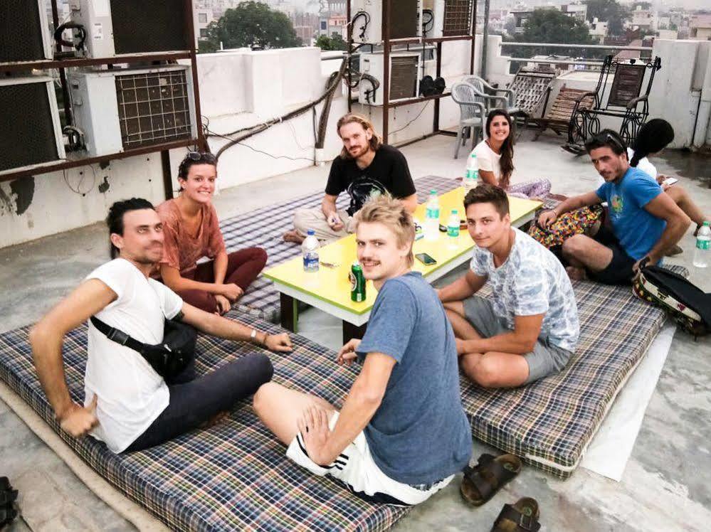 Backpacker Panda Friends - Agra Hostel อัครา ภายนอก รูปภาพ