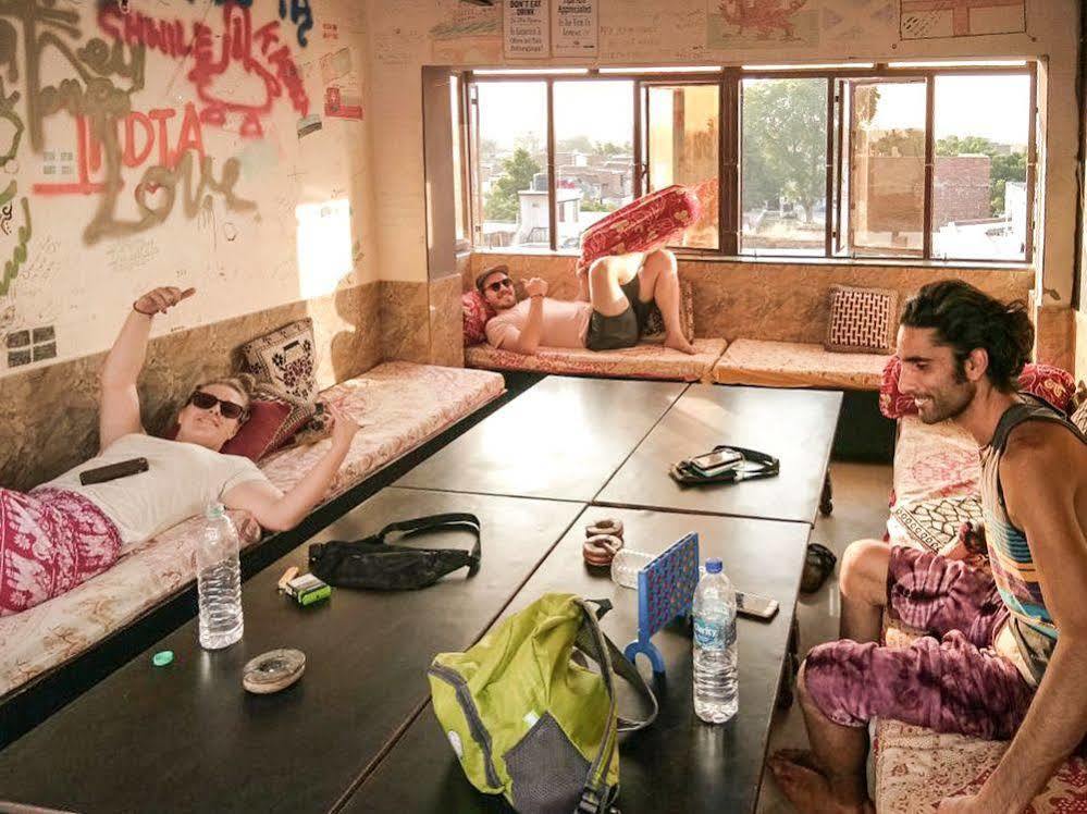 Backpacker Panda Friends - Agra Hostel อัครา ภายนอก รูปภาพ
